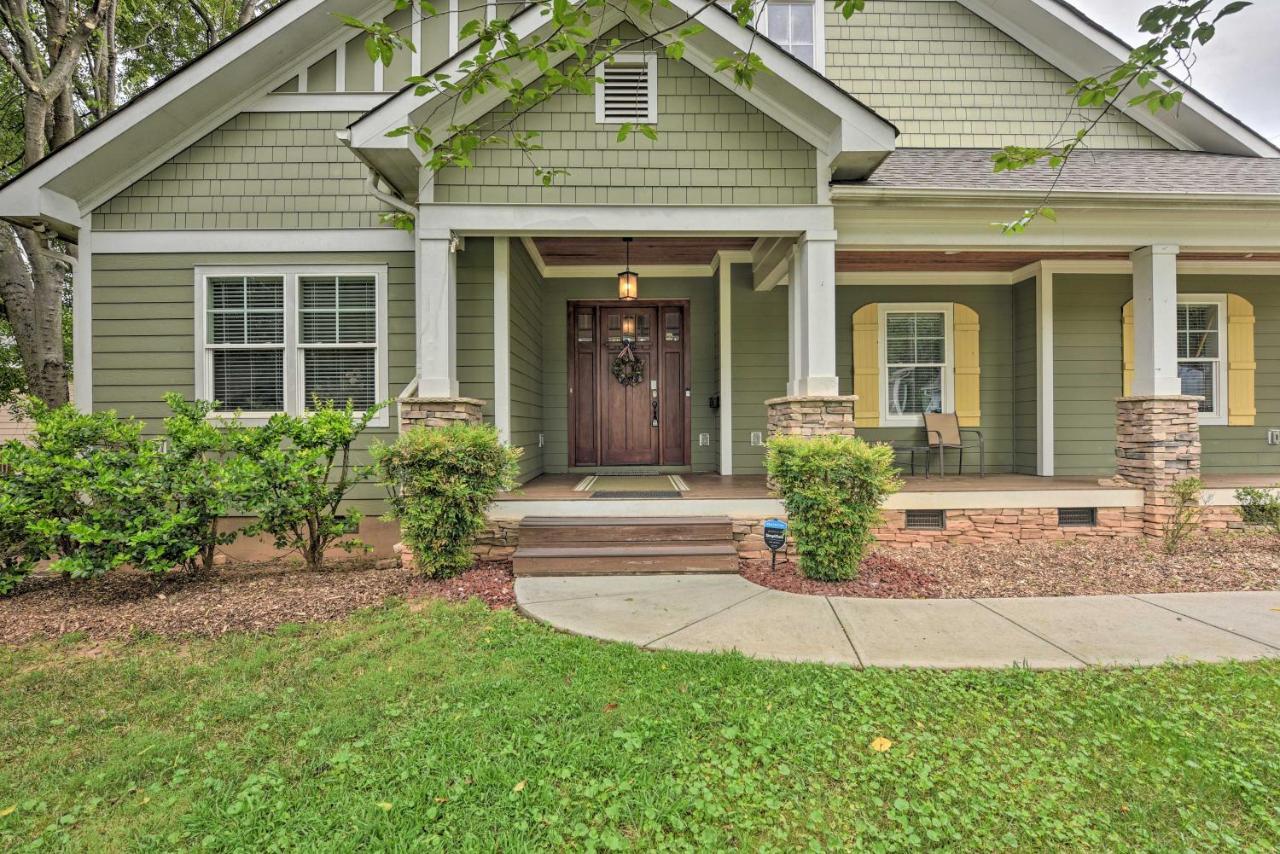 Charlotte Home With Deck In Noda District Near Unc! Exterior photo